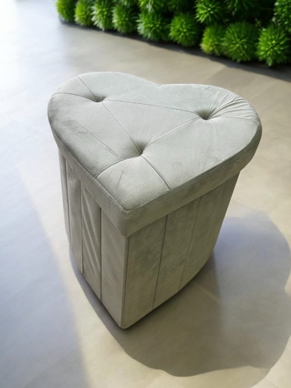 pouf in velluto cuore